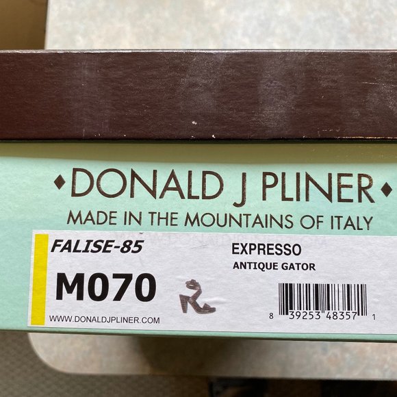 ESPRESSO BROWN HEELS! Awesome with jeans and dresses! Size 7. Made in Italy! - Picture 4 of 4